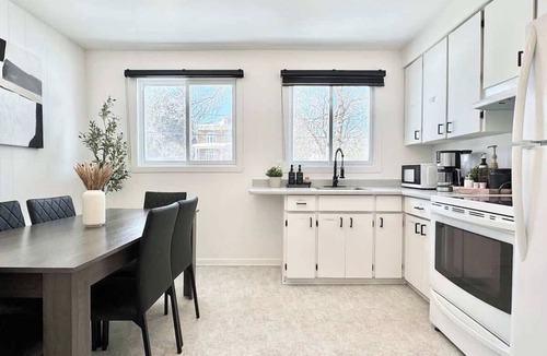 Ste. Foy Apartment | Le Ranch Summary: Idé