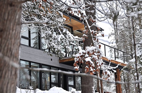 Wakefield Cottage | Le Riverain. Riverfront Modern Cottage.