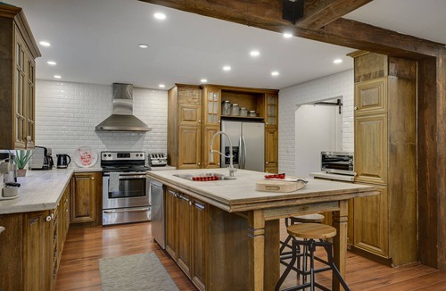 St-Adolphe-d'Howard Ski Chalet | Le Rustik-chic