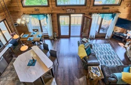 La Peche Ski Chalet | Le Sinclair chalet getaway