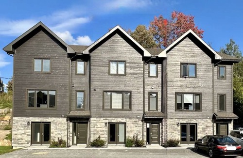 Saint-Faustin-Lac-Carre House | Le Townhouse 62 - New modern ski-in/ski-out just steps from beach and lake!