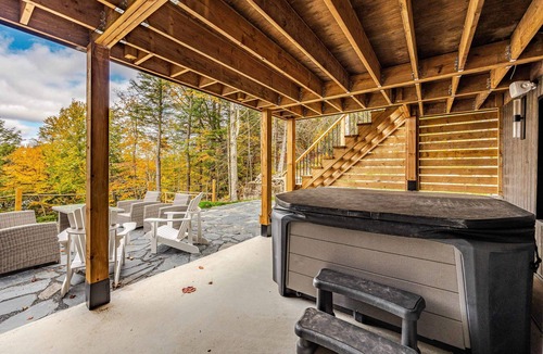 Gore Ski Chalet | Le Valhalla - modern, Lake Barron private dock, hot tub - by Platinum GI