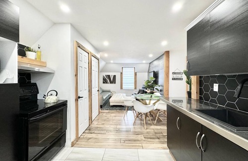 Boischatel Apartment | Le Wolfe 2 Bedrooms 2 min Falls Free Parking