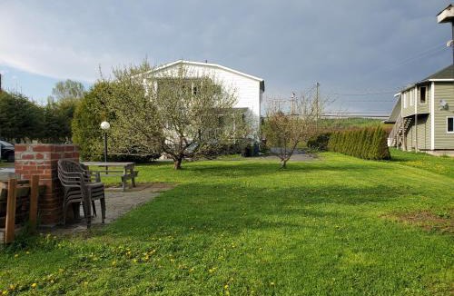 Edmundston House | Le1226-Apartment with Free WIFI and Parking