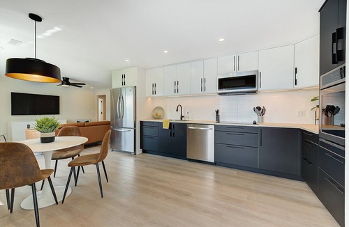 Westbank House | LEGAL Bright, Spacious w/POOL, Lake & Vineyard Views, WEEKLY/MONTHLY discounts