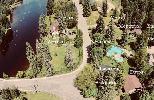 Val David Cabin | Les Alpes, Nice vintage cottage in Village Suisse resort, in heart of Val-David