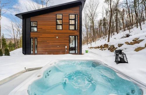 Grenville-sur-la-Rouge Ski Chalet | Les aurores