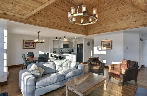 Mont-Tremblant Pedestrian Village House | Les Falaises: Mont Tremblant Luxury Ski Retreat