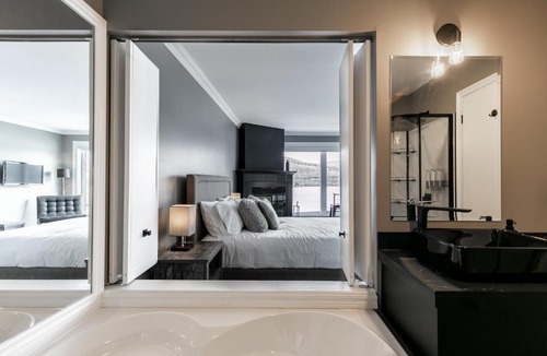 Sainte-Agathe-des-Monts Apartment | Les Lofts du Lac des Sables 4 by KASANIA