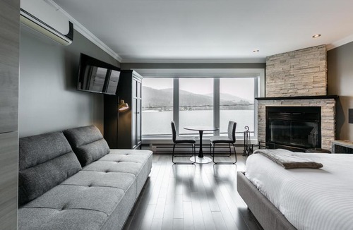 Sainte-Agathe-des-Monts Apartment | Les Lofts du Lac des Sables 3 by KASANIA