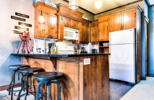 Mont-Tremblant Condo | Les Manoirs 3Bdrs w/Pool & HotTub near Village