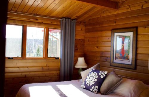 Sainte-Marguerite-du-Lac-Masson Bed & Breakfast | Les Oursons Bed and Breakfast