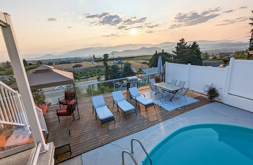 Black Mountain House | Licensed Private Sunset Pool Oasis - 15 min to Downtown