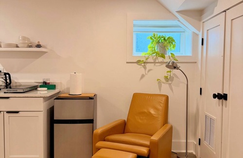 Petworth Apartment | Light-Filled Lower Suite · Brand New · Private · 5 Mins to Metro · Parking