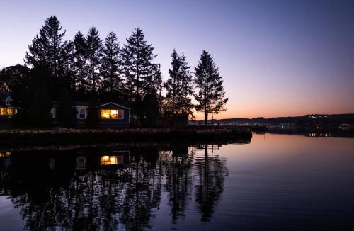Conquerall Bank Hotel | Lighthouse Motel and Cottages
