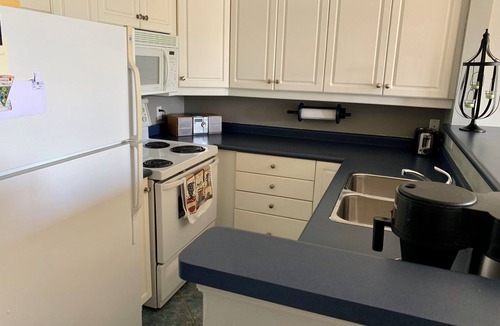 Collingwood Condo | Lighthouse Point Collingwood Fully Furnished 2 Bed, 2 Bath with Water Views!