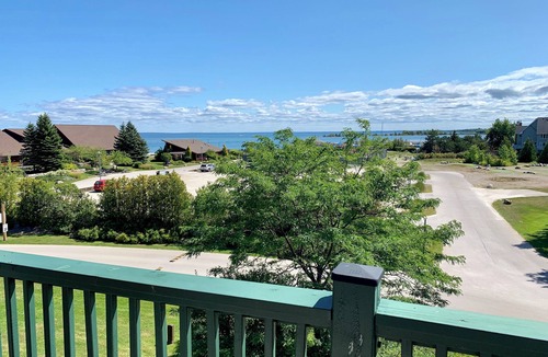Collingwood Condo | Lighthouse Point Collingwood Fully Furnished 2 Bed, 2 Bath with Water Views!