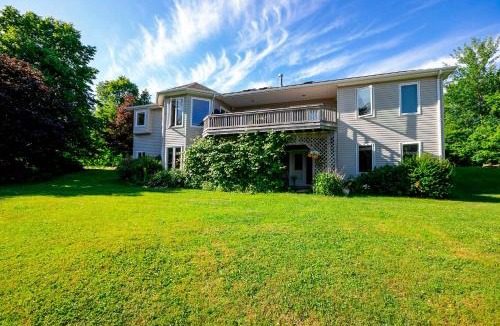 Charlottetown Hotel | Lily's garden