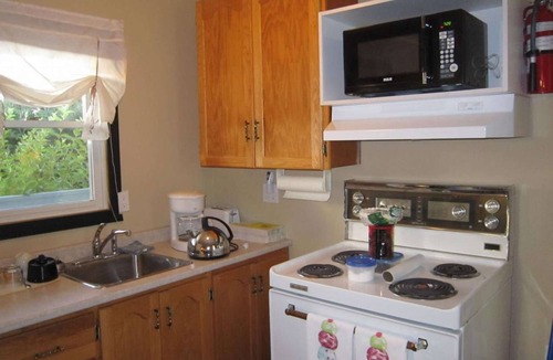 New London House | Linden Homestead: 2 Bedroom cottage on Century Farm property