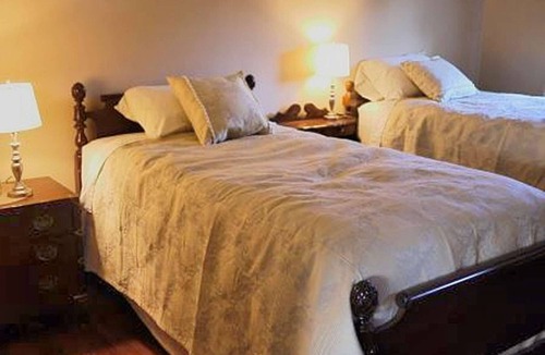 New London House | Linden Homestead: 2 Bedroom cottage on Century Farm property