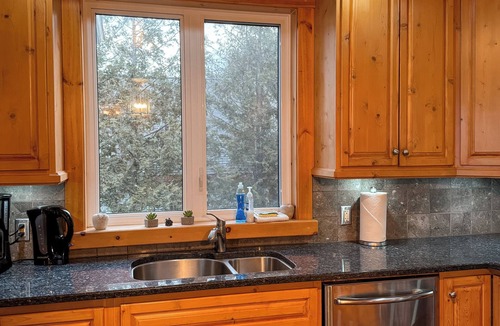 Lion's Head Cabin | Lion's Den Luxury Waterfront Oasis w/Hot Tub