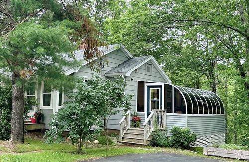 Mahone Bay Cottage | "Lisette's on Long Hill", cozy with boho charm