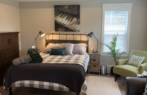 Kamloops Apartment | Little Jon’s Studio.