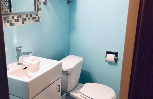 Winnipeg Apartment | Little Piece of Heaven Cozy Retro Suite - Separate entrance