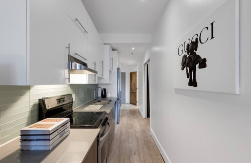 Downtown Montreal Apartment | LiV MTL Downtown-401 Spacious 2BR Suite + Lounge