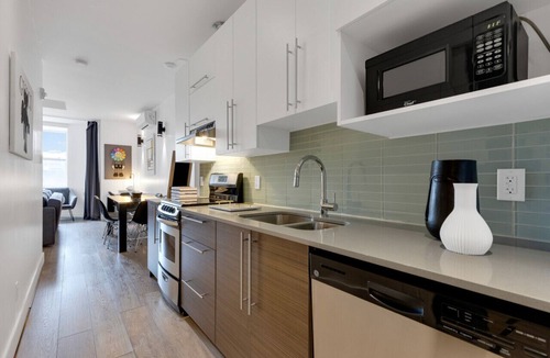 Downtown Montreal Apartment | LiV MTL Downtown-401 Spacious 2BR Suite + Lounge