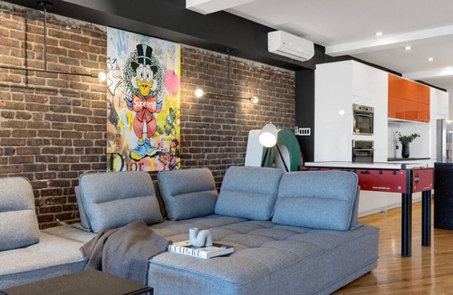 La Petite-Patrie Apartment | LiV MTL Plaza-3 Premium Bachelor Poker Foosball
