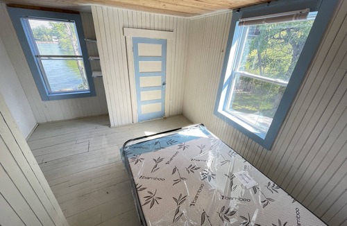 Gananoque Cottage | Live at the St Lawrence river on your family friendly private island