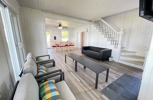 Gananoque Cottage | Live at the St Lawrence river on your family friendly private island