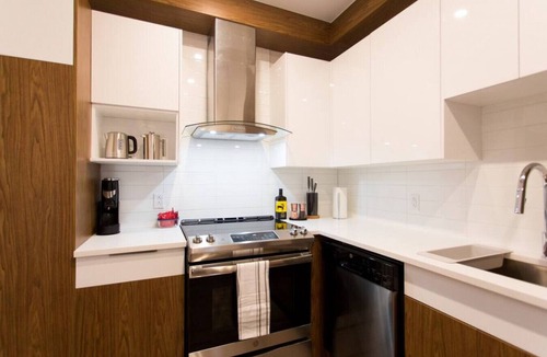 Mile End Apartment | Live Like a Local in this Superb Loft by Denstays