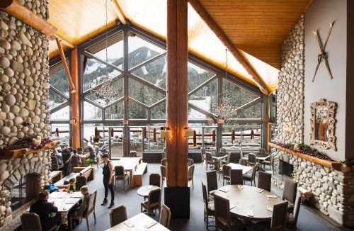East Kootenay Resort | Lizard Creek Lodge