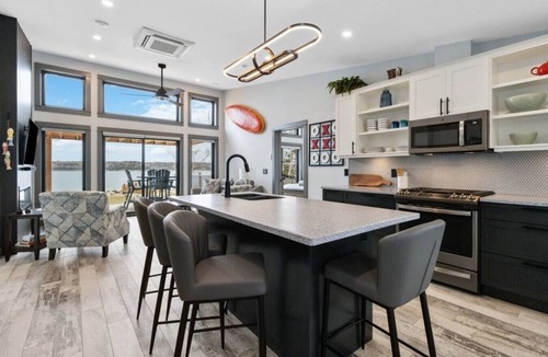 Brooklyn Villa | Lobster Pound Oceanfront Villa