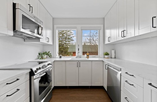 Okotoks Apartment | Local Loft Downtown Okotoks 2BD Private