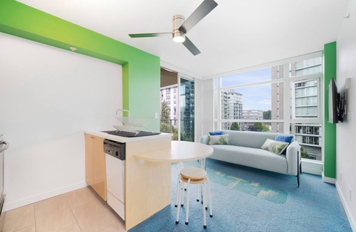 Vancouver Apartment | Located in an amazing neighbourhood (English Bay/Coal Harbour).