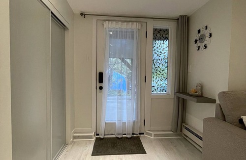 Shawnigan Lake Apartment | Located in the beautiful village of Shawnigan Lake, n
