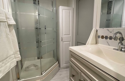 Shawnigan Lake Apartment | Located in the beautiful village of Shawnigan Lake, n