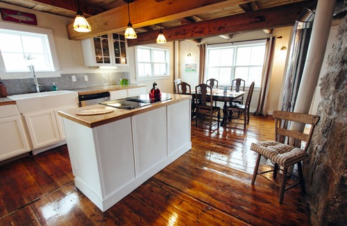 Peggy's Cove Cottage | Located in the heart of Peggys Cove! Featured in Saltscapes Atlantic magazine!
