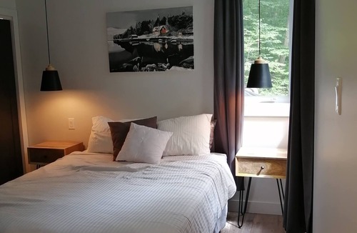 Shefford Bed & Breakfast | Loft Avec Terrasse , Pres de Bromont-déjeuner Continental Inclus