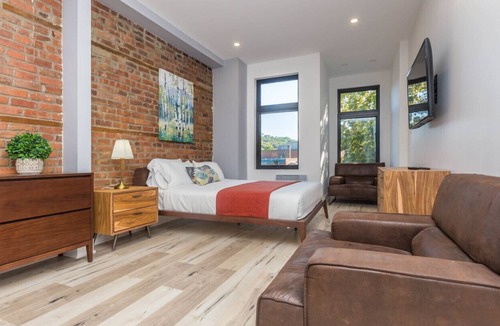Mile End Condo | Loft Du Parc Lahai - Mile End - Luminous Studio Apt 304