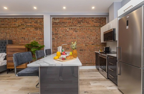 Mile End Condo | Loft Du Parc Lahai - Mile End - Glamorous Studio Apt 302