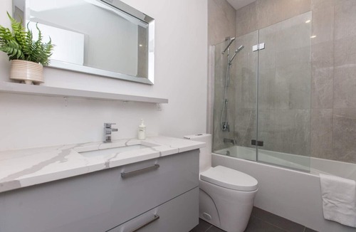 Mile End Condo | Loft Du Parc Lahai - Mile End - Glamorous Studio Apt 302
