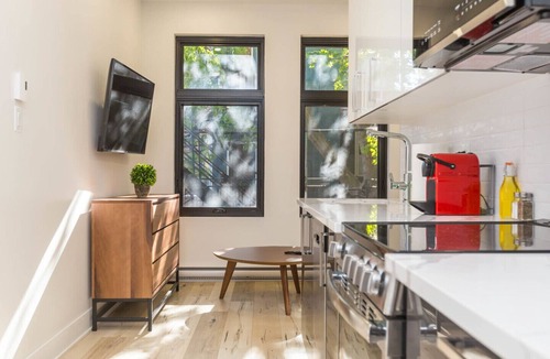 Mile End Condo | Loft Du Parc Lahai - Mile End - Viewful Studio Apt 203