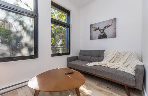 Mile End Condo | Loft Du Parc Lahai - Mile End - Viewful Studio Apt 203