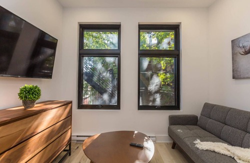 Mile End Condo | Loft Du Parc Lahai - Mile End - Viewful Studio Apt 203