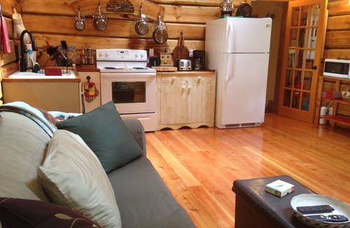 Roberts Creek Cabin | Log Cabin Fully Equipped. Up to 2 Adults + 3 Children. Dogs Welcome!