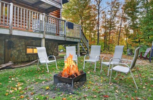 Labelle Ski Chalet | LOG CABIN w HOT TUB, BEACH access, near of TREMBLANT